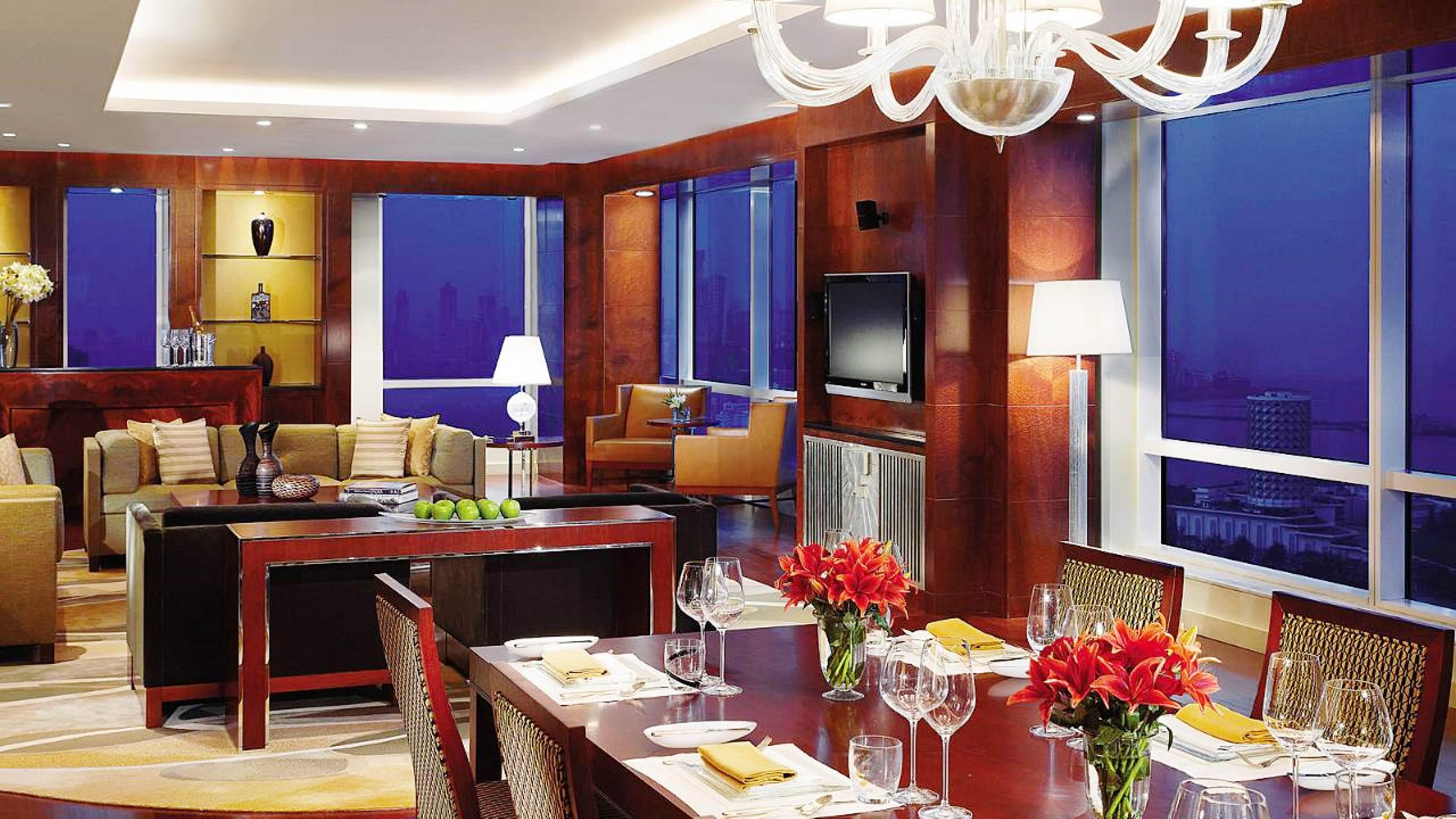 Four Seasons Hotel Мумбаи Экстерьер фото A suite at the Ritz-Carlton, Shanghai