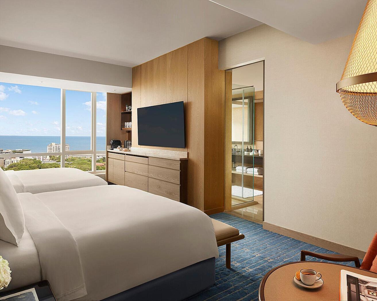 Four Seasons Hotel Мумбаи Экстерьер фото Guest room