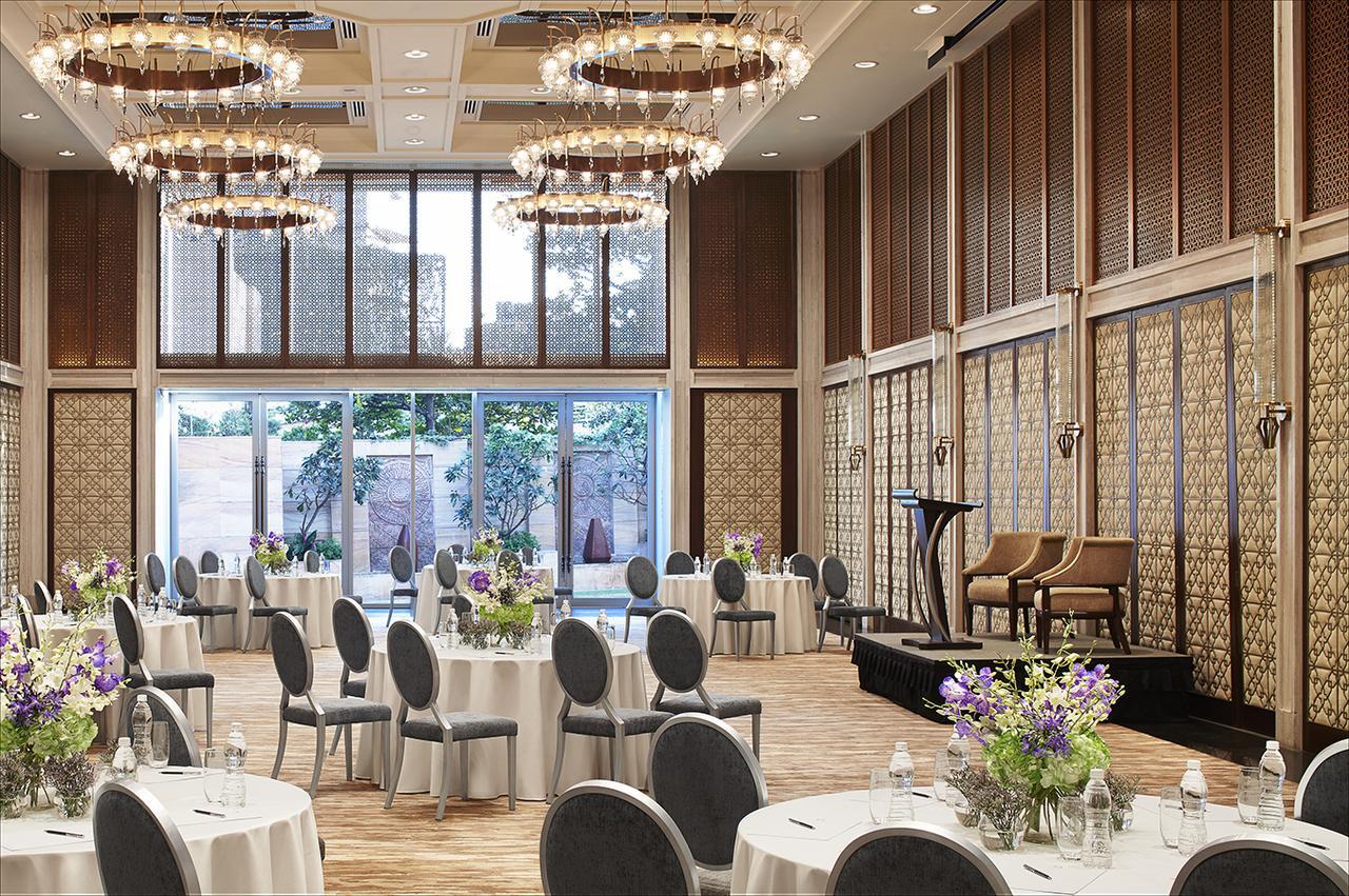 Four Seasons Hotel Мумбаи Экстерьер фото The ballroom
