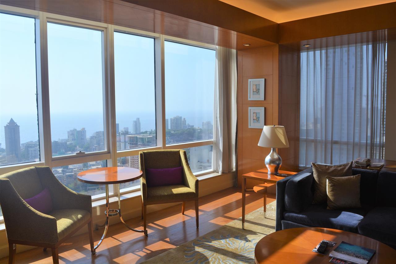 Four Seasons Hotel Мумбаи Экстерьер фото Club Lounge at the 36th floor