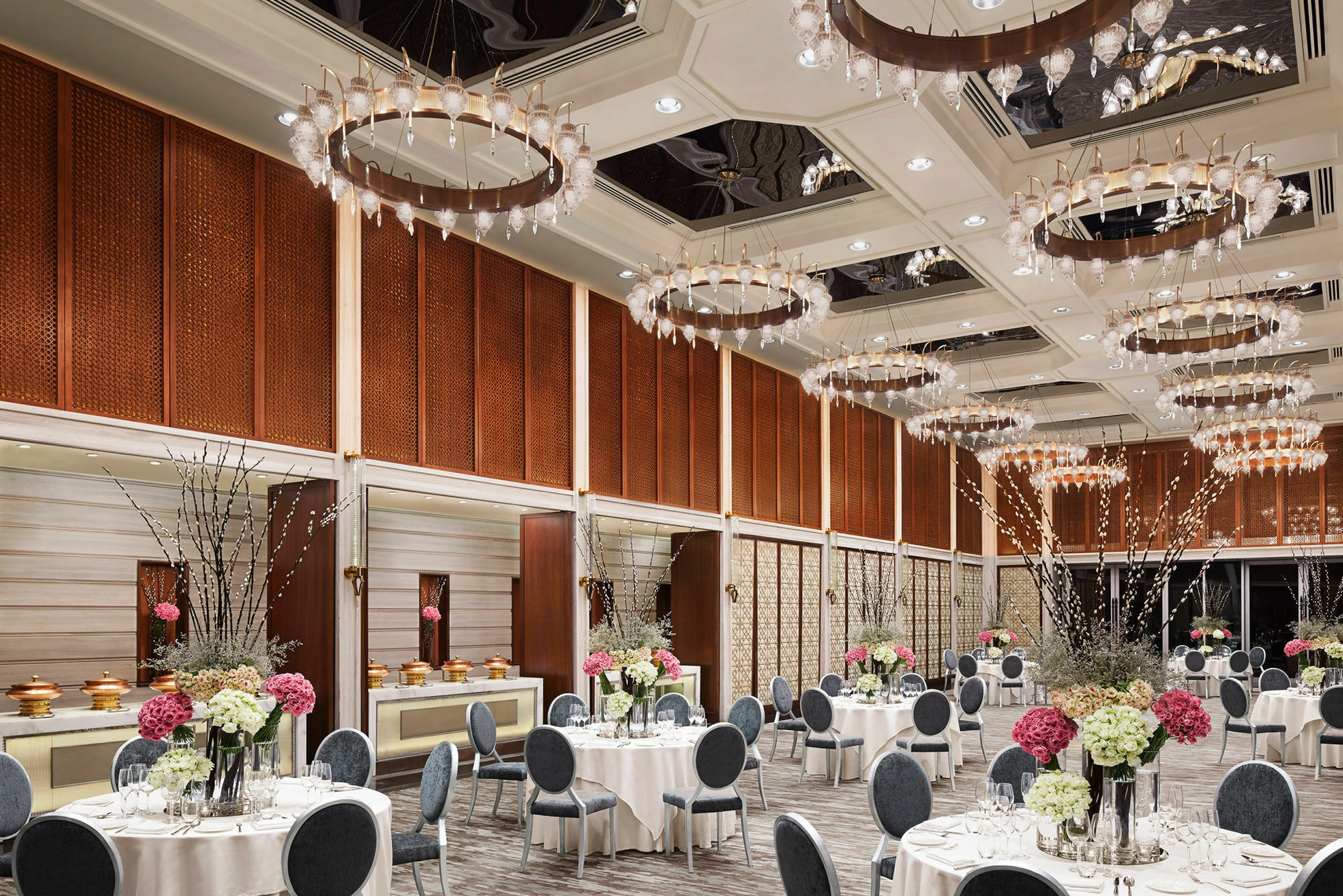 Four Seasons Hotel Мумбаи Экстерьер фото The Grand Ballroom